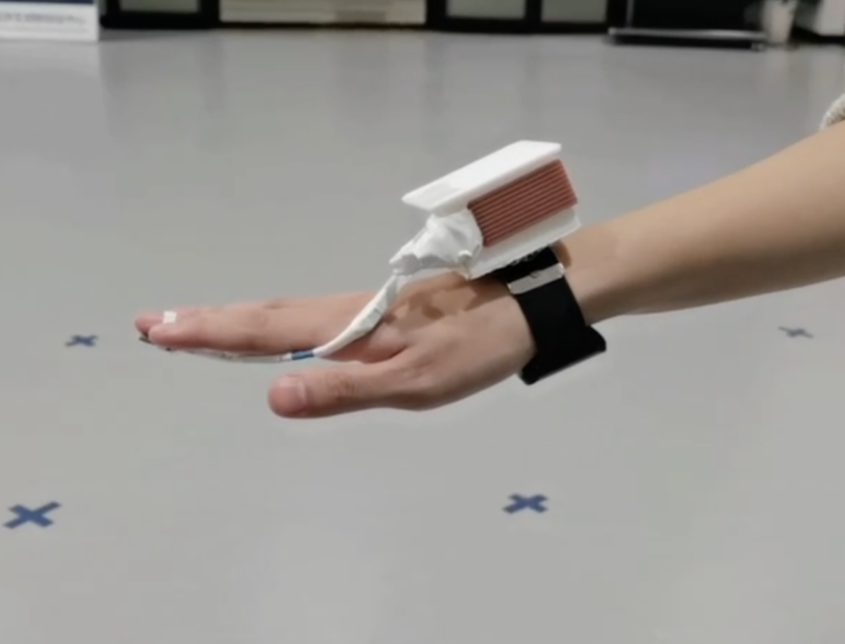 Low-energy consumption drowning detection wristband Demonstration